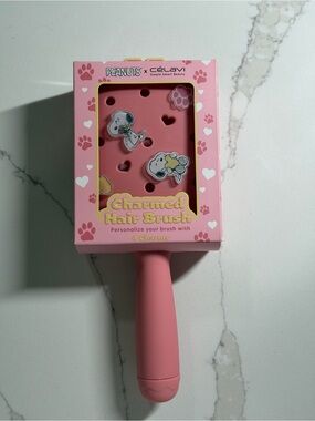 Célavi × Peanuts Charmed Hair Brush with 4 Snoopy Charms & HiddenCleaner NEW
